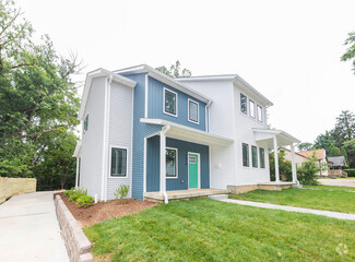 Building Photo - 1212 N Woodburn Ave