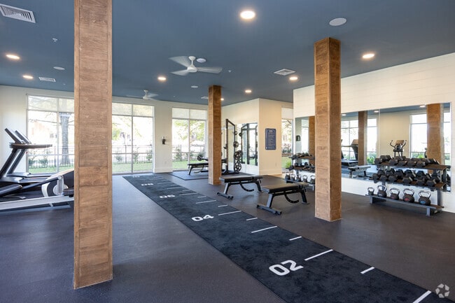 Gimnasio - Station 18