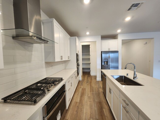 Building Photo - 1089 Mambo Way - Roseville 95747