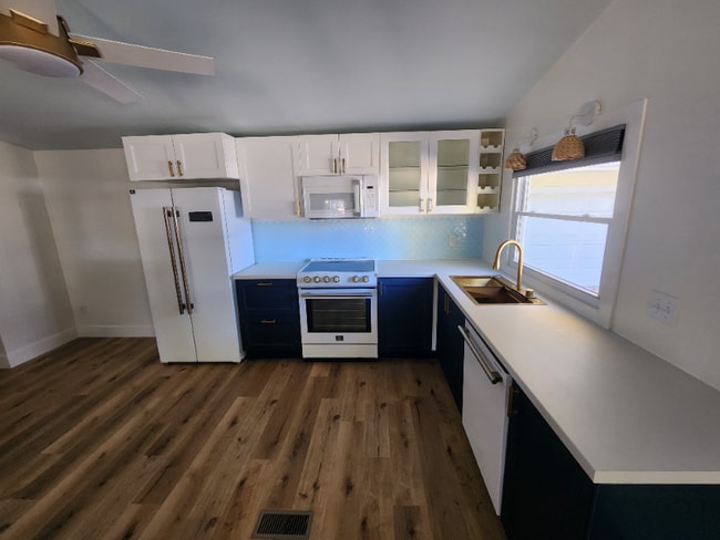 Building Photo - 231 N John St