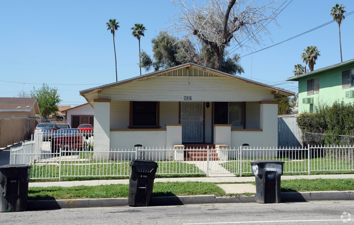 Primary Photo - Arrowhead Apartments