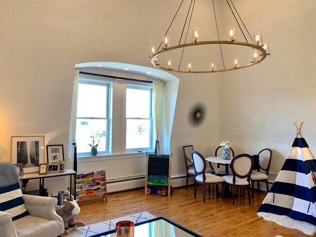 Foto del edificio - 64 Commonwealth Ave