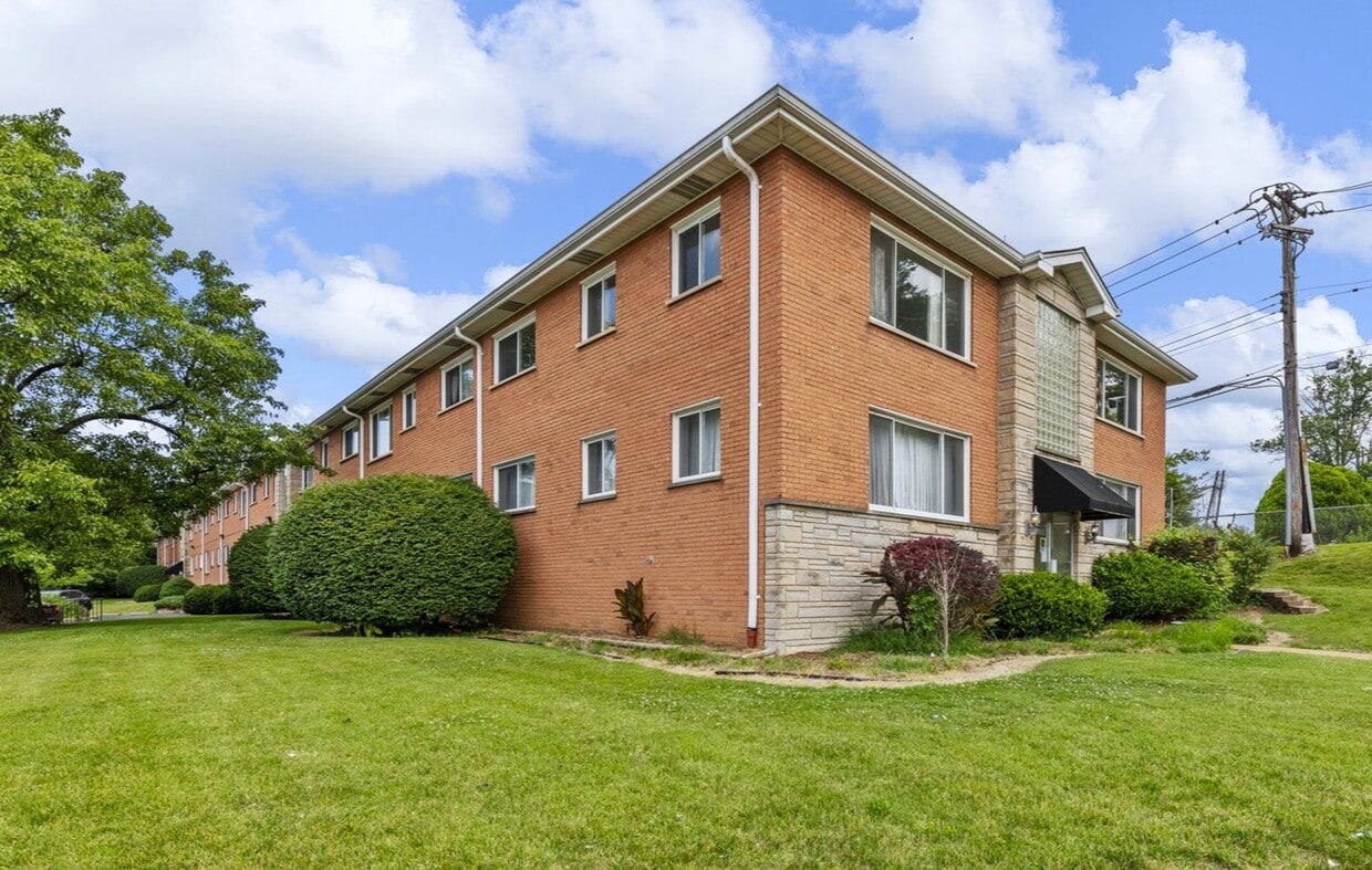 Building Photo - 7201-05 Gravois Apartments