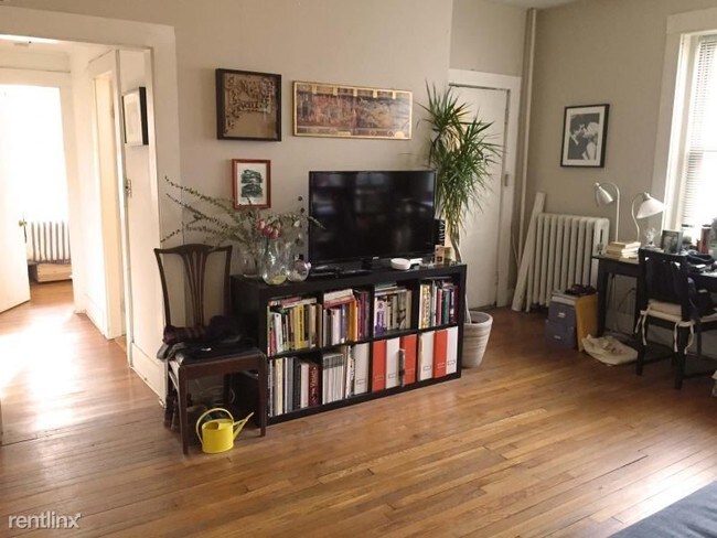 Building Photo - 1 br, 1 bath Apartment - 11 Gorham St Apt 8