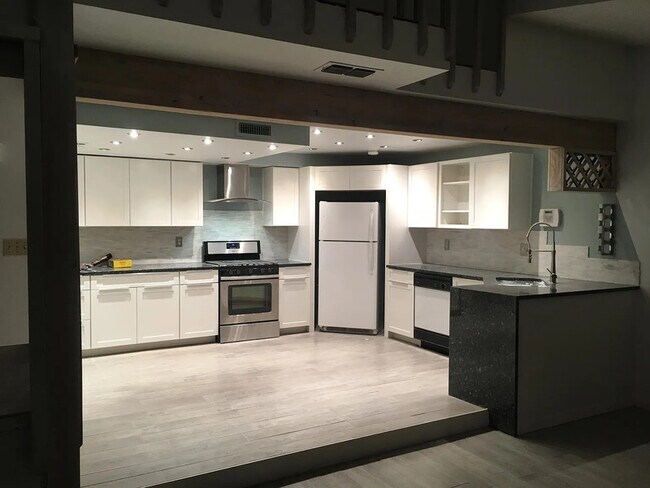 Foto del edificio - 2316 Gosford Rd