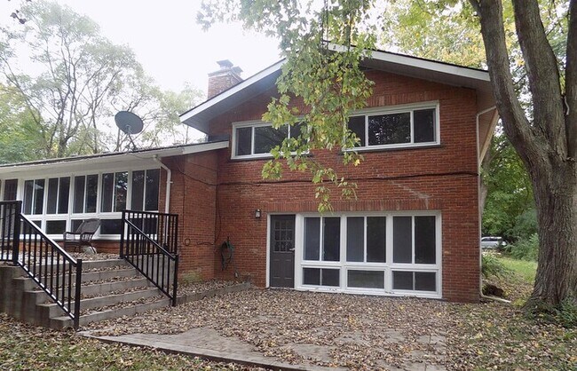 Foto del edificio - 3350 Adams Rd