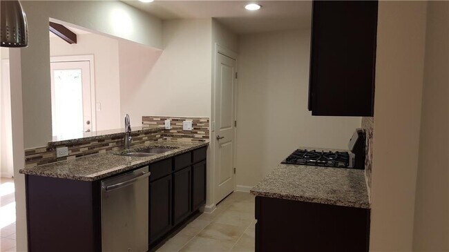 Foto del edificio - 2507 Glen Springs Way