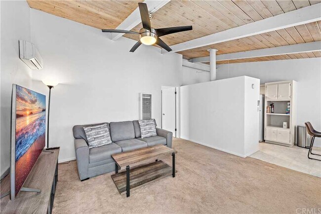 Building Photo - 715 Iris Ave