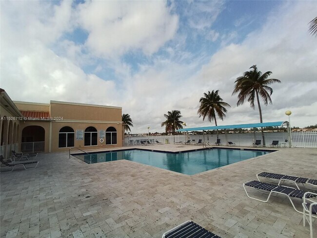 Foto del edificio - 1110 NW 125th Path