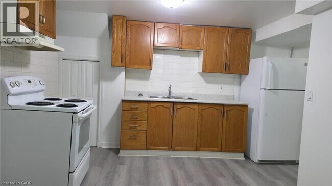 Photo du bâtiment - 696 NINTH Avenue Unit# 2