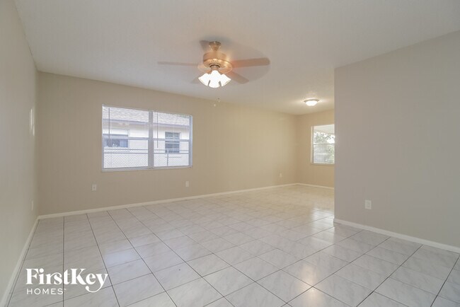 Foto del edificio - 1453 Canterbury Cir