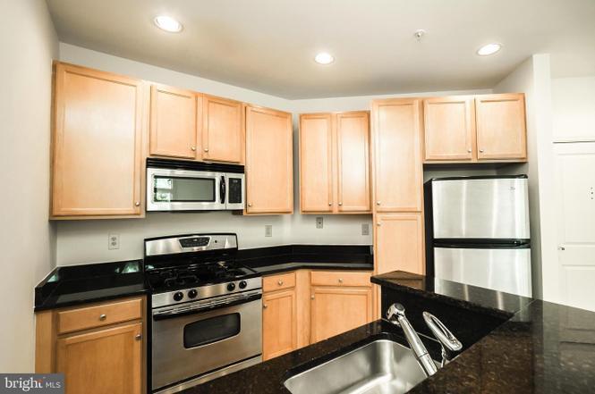 Kitchen - 2665 Prosperity Ave