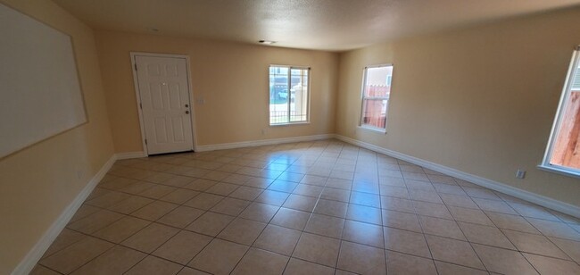 Building Photo - GORGEOUS MODESTO VILLAGE ONE 5 BEDROOMS 3 ...