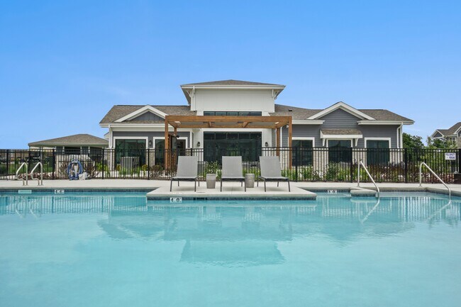 Piscina estilo resort Seasons at River View - Seasons at River View