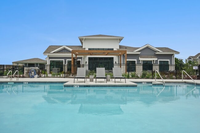 Seasons at River View Resort Style Pool - Seasons at River View