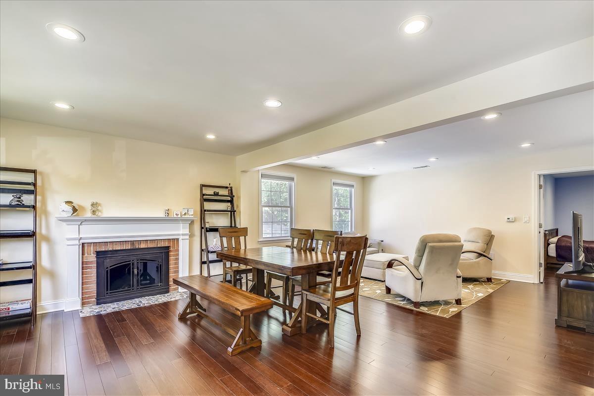 Foto principal - 10017 Montauk Ave