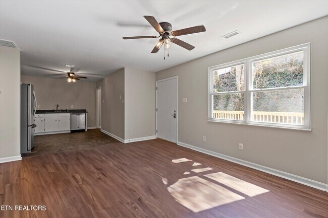 Building Photo - 8626 Hill Rd