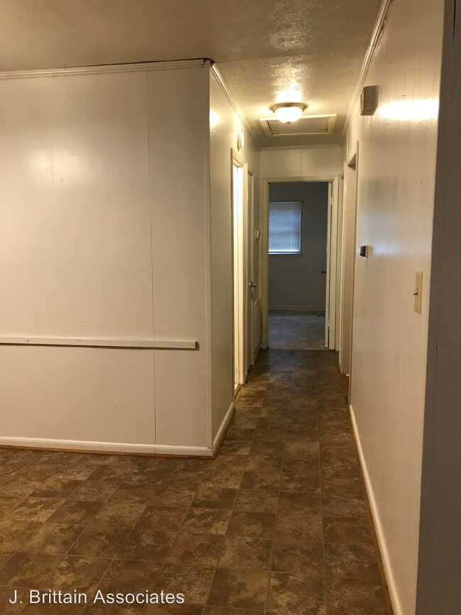 Building Photo - 3 br, 1.5 bath House - 412 E G Street