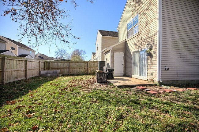 Foto del edificio - Call Sabrina Thomas for more information at 757-767-0767