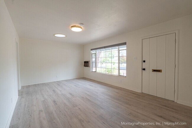 Building Photo - 16375 W La Chiquita Ave