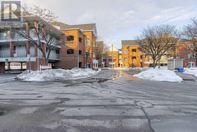 Building Photo - 103 Bristol Rd E