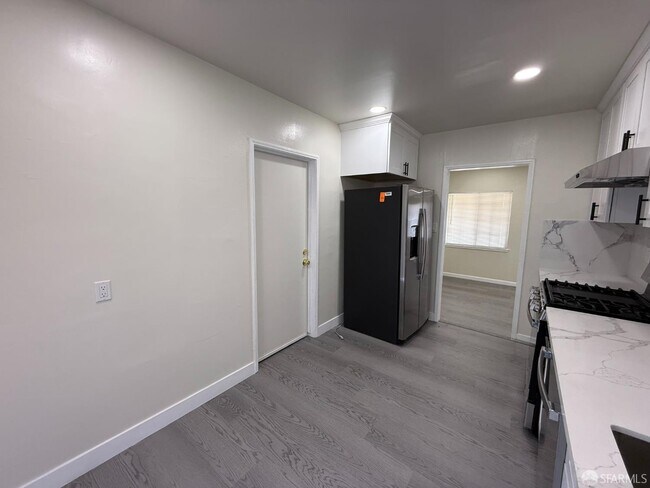 Foto del edificio - 25696 Lander Ave