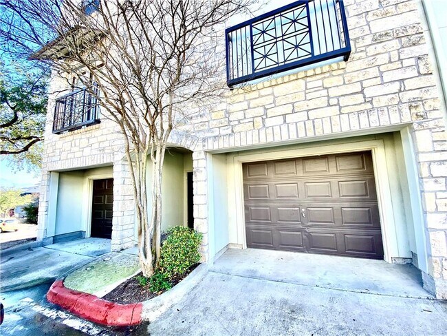 Foto del edificio - 7701 Rialto Blvd