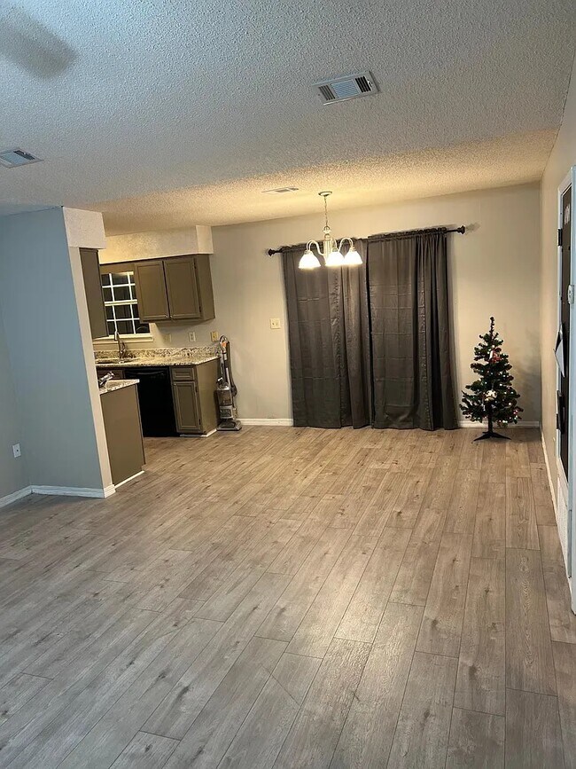 Foto del edificio - 220 Southview Dr