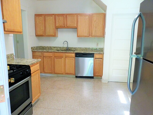 Foto del edificio - 948 Ackerman Ave