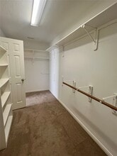 Building Photo - 411 White Oak Pointe Dr