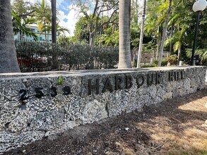 Building Photo - 2539 S Bayshore Dr