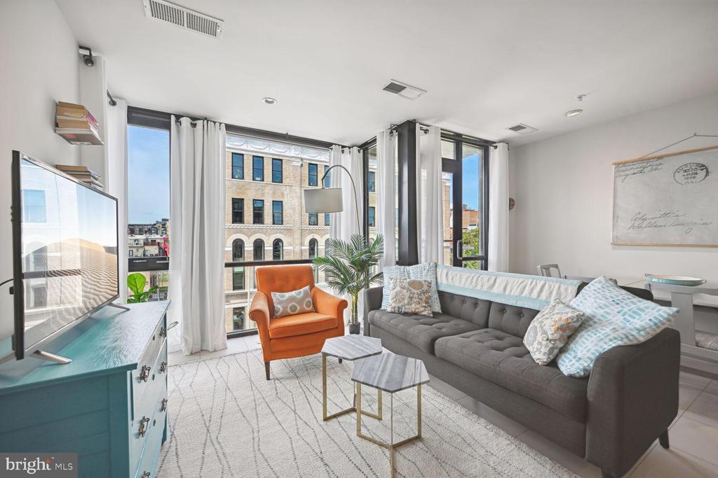 Foto principal - 1939 12th St NW