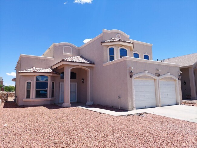 Building Photo - 4 BEDROOM 3 BATHROOM HOME close to Fort Bliss