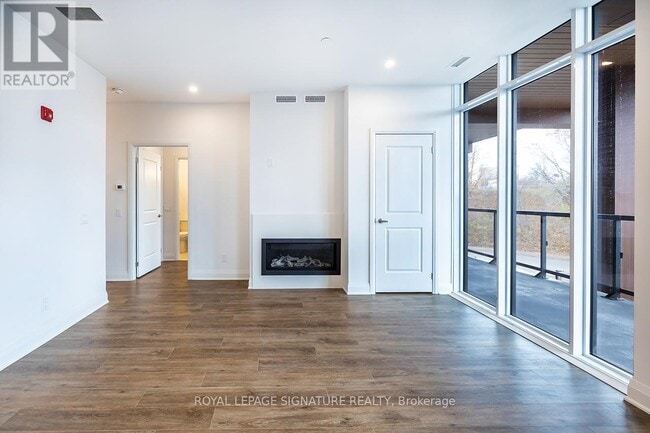 Building Photo - 99 Louisa St