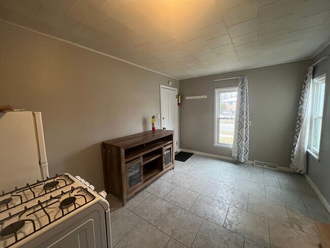 Foto del edificio - 103 7th Ave NW