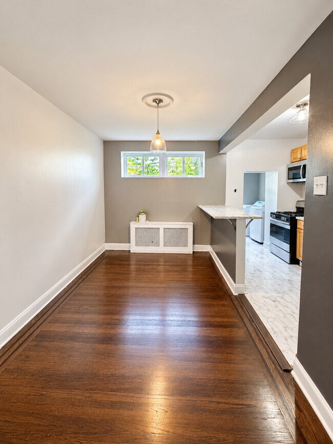 Foto del edificio - 6744 Linmore Ave