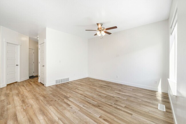Foto del edificio - 672 N 260 W