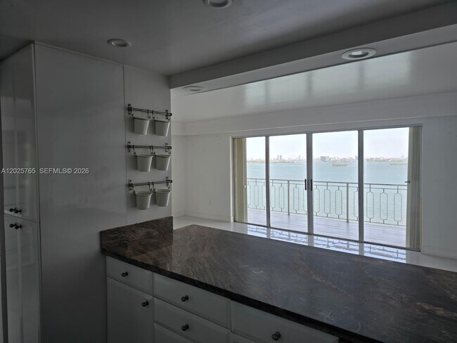 Foto del edificio - 11111 Biscayne Blvd