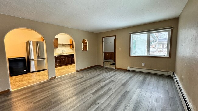 Building Photo - 3779 Mitchell Ave