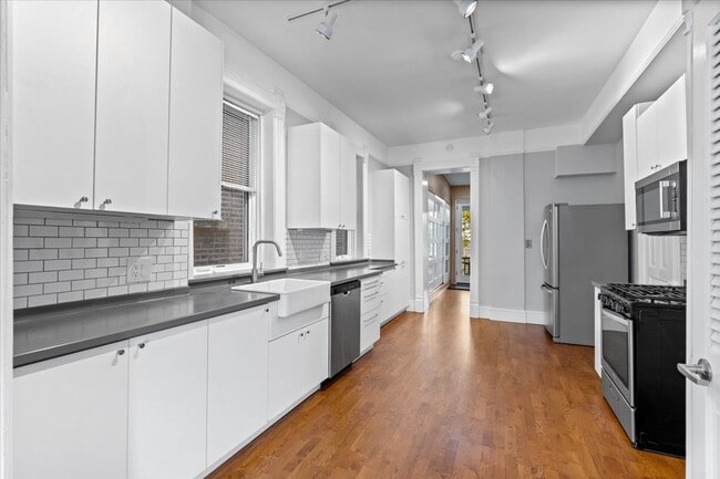 Foto del edificio - 1102 N Wolcott Ave