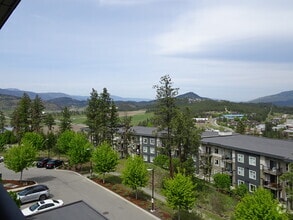 Building Photo - 883 Academy Way