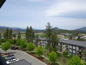 Building Photo - 883 Academy Way