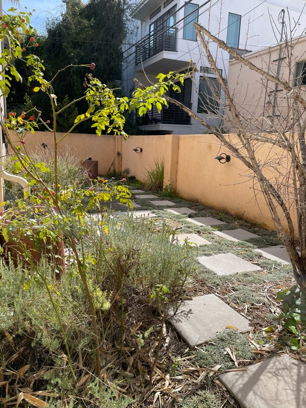 Foto del edificio - 1949 Parnell Ave