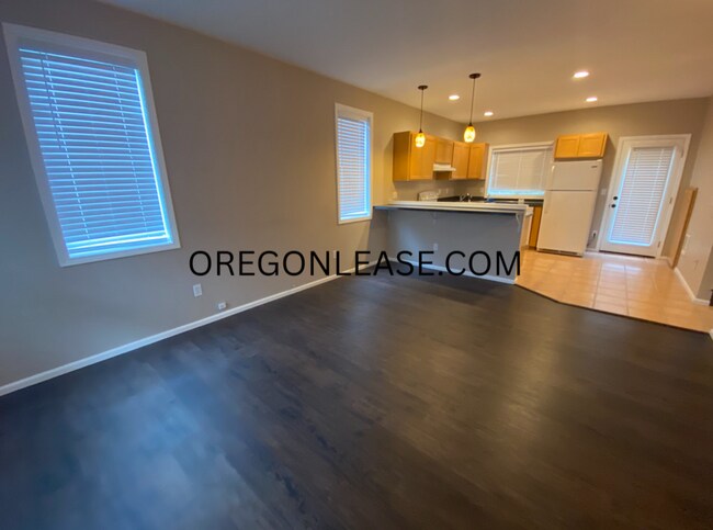 Foto del edificio - 2 bed 2 bath South Eugene Townhome