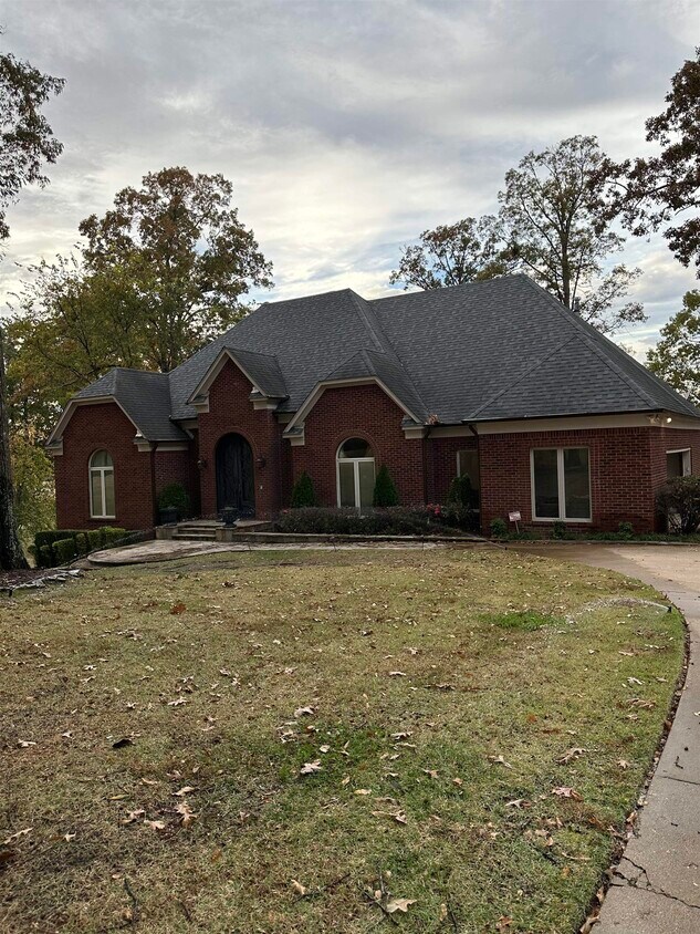 Primary Photo - 1602 Stonehedge Dr