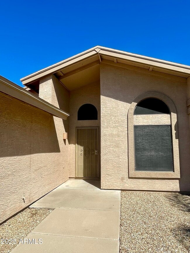 Foto del edificio - 6502 W Paradise Ln
