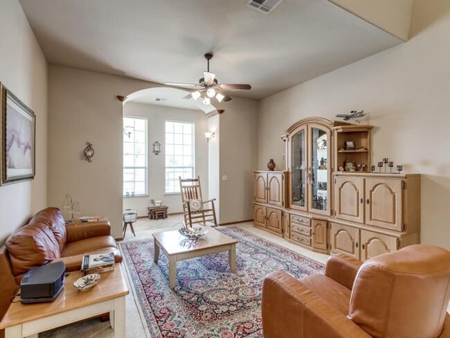 Building Photo - 9217 SW 28th St