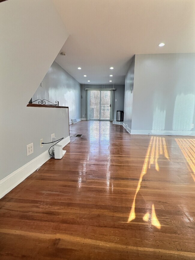 Foto del edificio - 1636 N 76th St