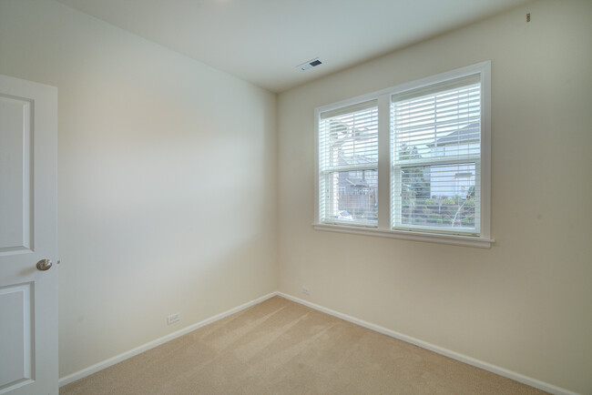 Building Photo - 13424 41st Ave SE