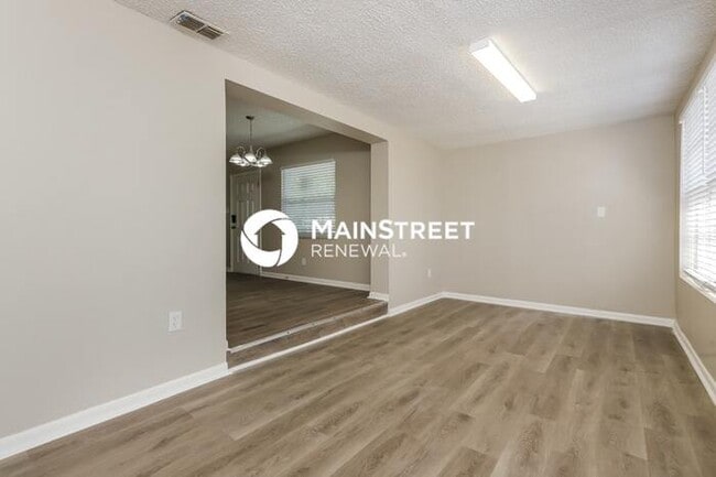 Building Photo - 3 Bedroom Pet-Friendly Home in TAMPA, FL with Main Street Renewal
